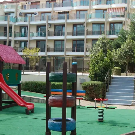 Apartment Primorsko Διαμέρισμα *